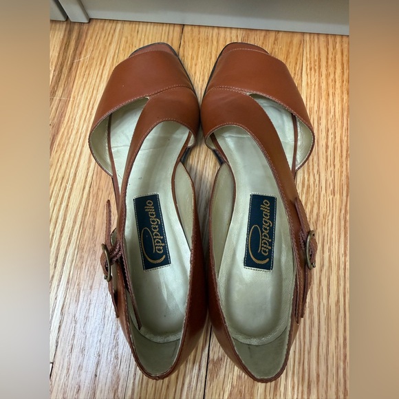 Pristine Vintage Leather Sandals / 7 / Quiet Luxury / Neutral / Designer / Flat - Picture 8 of 10